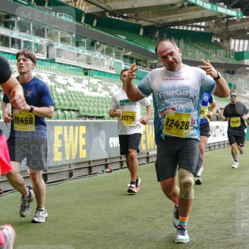 13.09.2026 - 21. swb-Marathon Bremen Michael Burmester http://msf.ph/oto/10433750 13.09.2026 10:24:39 Laufen im Stadion 10143, 10235, 10312, 10328, 10336, 10337, 10341, 10358, 10456, 10520, 10592, 10593, 10618, 10632, 10775, 10782, 10816, 10861, 10972, 10988, 11042, 11108, 11143, 11201, 11265, 11373, 11375, 11426, 11442, 11468, 11527, 11607, 11615, 11628, 11630, 11632, 11704, 11713, 11758, 11779, 11826, 11895, 11903, 11948, 12053, 12144, 12246, 12281, 12339, 12404, 12406, 12426, 12442, 12468, 12469, 12477, 12525, 13520, 13563, 13566, 13580, 13585, 13586 meine-sportfotos.de