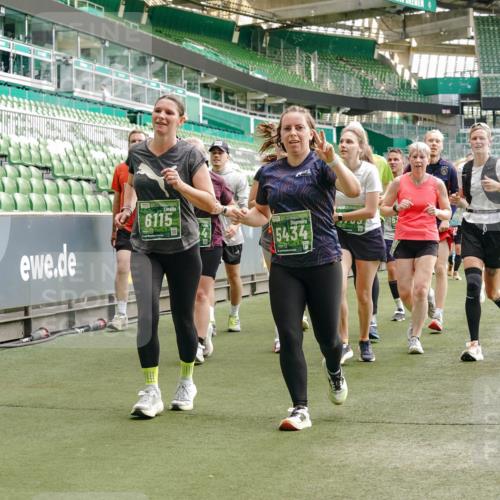 13.09.2026 - 21. swb-Marathon Bremen Michael Burmester http://msf.ph/oto/10433766 13.09.2026 13:31:25 Laufen im Stadion 122, 224, 295, 297, 344, 386, 405, 487, 617, 639, 806, 840, 965, 1114, 1142, 1310, 1314, 1326, 1329, 1427, 1529, 1775, 1801, 1810, 1811, 1869, 1892, 1897, 1904, 1983, 2216, 2242, 2249, 2253, 2270, 2344, 2368, 2372, 2615, 2629, 2637, 2643, 2677, 2719, 2726, 2869, 2871, 2877, 2918, 2945, 2952, 2994, 3038, 3094, 3101, 3140, 3223, 3227, 3379, 3401, 3426, 3572, 3644, 3723, 3736, 3746, 3873, 3876, 3918, 3929, 3944, 3960, 4162, 4309, 4460, 111 meine-sportfotos.de