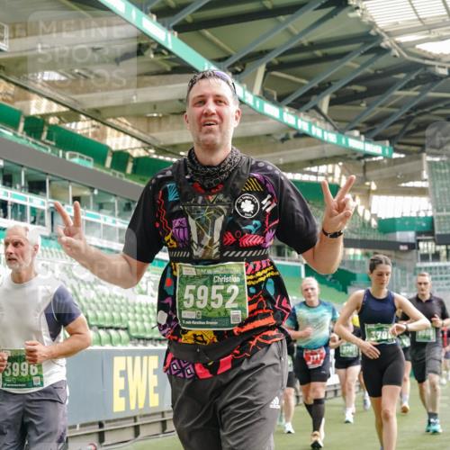 13.09.2026 - 21. swb-Marathon Bremen Michael Burmester http://msf.ph/oto/10433811 13.09.2026 13:31:30 Laufen im Stadion 122, 224, 295, 297, 344, 386, 405, 487, 617, 639, 806, 840, 965, 1114, 1133, 1142, 1310, 1314, 1326, 1329, 1427, 1529, 1775, 1801, 1810, 1811, 1869, 1892, 1897, 1904, 2216, 2242, 2249, 2253, 2270, 2344, 2368, 2372, 2556, 2615, 2629, 2637, 2643, 2677, 2719, 2726, 2869, 2871, 2877, 2918, 2945, 2952, 2994, 3038, 3094, 3101, 3140, 3223, 3227, 3379, 3401, 3426, 3572, 3644, 3723, 3736, 3746, 3873, 3876, 3918, 3944, 3960, 4162, 4309, 4460, 111 meine-sportfotos.de