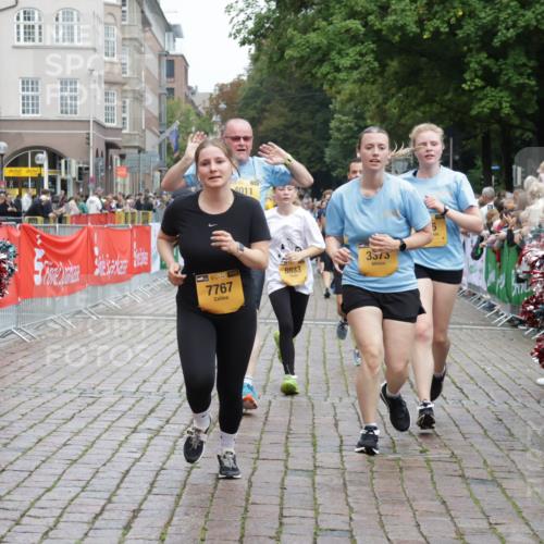 13.09.2026 - Kiel Lauf Yannick Fuchs http://msf.ph/oto/10433829 13.09.2026 09:47:37 Ziel 466, 591, 3373, 3629, 4011, 4400, 4479, 4480, 4952, 5517, 6072, 6639, 6696, 7767, 8503, 8540, 8777, 8833, 9528, 9697, 9936, 10789, 544, 1235, 1324, 2587, 2870, 3192, 5167, 6575, 7461, 8231, 8524, 9091, 9634, 10076, 10224, 10555, 10742, 10744, 11862, 11964, 12635, 218, 390, 1743, 2241, 2755, 3735, 3812, 4103, 4225, 4365, 4460, 5215, 6078, 6809, 6942, 8096, 10823, 11396, 11654, 12007, 12099, 12167, 12393, 1402, 2759, 2779 meine-sportfotos.de