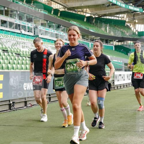 13.09.2026 - 21. swb-Marathon Bremen Michael Burmester http://msf.ph/oto/10433872 13.09.2026 13:31:41 Laufen im Stadion 122, 224, 295, 297, 344, 386, 487, 617, 639, 690, 806, 840, 965, 1114, 1133, 1142, 1310, 1314, 1326, 1329, 1427, 1529, 1775, 1801, 1869, 1892, 1897, 1904, 1923, 2216, 2242, 2249, 2253, 2270, 2274, 2344, 2368, 2372, 2523, 2556, 2629, 2637, 2643, 2649, 2677, 2719, 2726, 2848, 2869, 2871, 2877, 2918, 2945, 2952, 2994, 3038, 3094, 3101, 3140, 3223, 3227, 3350, 3379, 3401, 3426, 3572, 3644, 3723, 3736, 3746, 3873, 3876, 3918, 3944, 3960, 4162, 4309, 4460, 111 meine-sportfotos.de