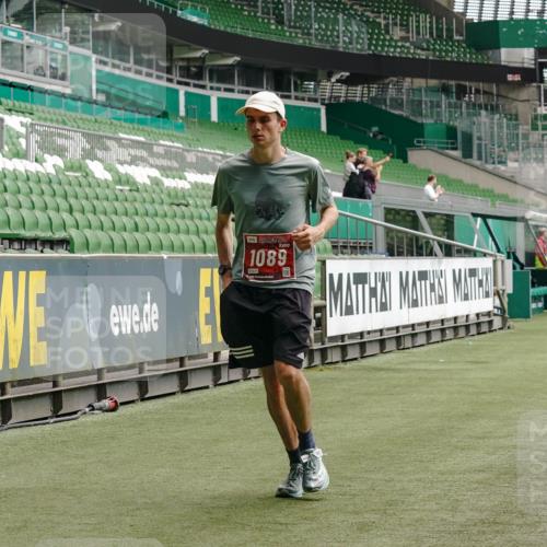 13.09.2026 - 21. swb-Marathon Bremen Michael Burmester http://msf.ph/oto/10433894 13.09.2026 12:34:33 Laufen im Stadion 250, 272, 299, 525, 919, 1089, 1212, 2072, 5428, 7741, 417, 573, 1168, 1214, 1357, 1453, 1639, 4474, 5212, 6485, 6507, 8044, 8285 meine-sportfotos.de