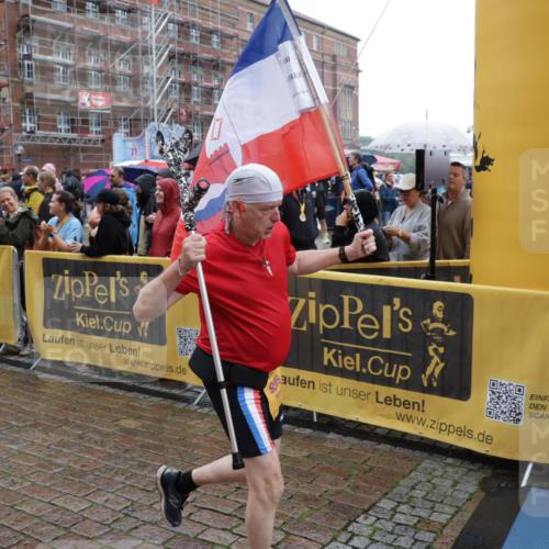 13.09.2026 - Kiel Lauf Yannick Fuchs http://msf.ph/oto/10433976 13.09.2026 11:43:42 Ziel 9569, 9569 meine-sportfotos.de