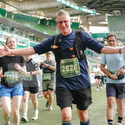 13.09.2026 - 21. swb-Marathon Bremen Michael Burmester http://msf.ph/oto/10433990 13.09.2026 13:32:48 Laufen im Stadion 155, 344, 350, 386, 487, 490, 594, 617, 690, 765, 786, 787, 965, 1001, 1051, 1133, 1142, 1292, 1310, 1326, 1377, 1427, 1591, 1592, 1801, 1869, 1892, 1897, 1904, 1923, 2077, 2132, 2226, 2230, 2231, 2253, 2270, 2274, 2320, 2344, 2374, 2399, 2400, 2456, 2514, 2523, 2539, 2556, 2616, 2630, 2649, 2718, 2726, 2769, 2848, 2945, 2982, 3014, 3140, 3223, 3350, 3379, 3572, 3601, 3614, 3644, 3736, 3746, 3797, 3901, 3944, 3952, 3960, 4309, 4460 meine-sportfotos.de