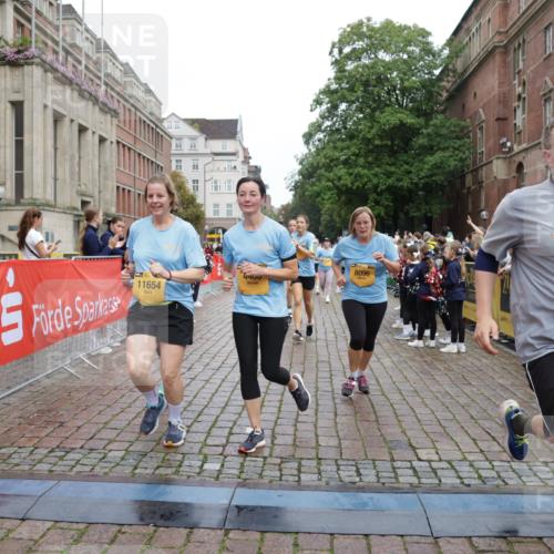 13.09.2026 - Kiel Lauf Yannick Fuchs http://msf.ph/oto/10434069 13.09.2026 09:47:50 Ziel 218, 390, 1743, 2241, 2755, 3735, 3812, 4103, 4225, 4365, 4400, 4460, 4952, 5215, 6078, 6942, 8096, 9697, 10823, 11396, 11654, 12007, 12099, 12167, 12393, 466, 544, 591, 1324, 2870, 3192, 3373, 3629, 4011, 4479, 4480, 5517, 6072, 6575, 6639, 6696, 7767, 8231, 8503, 8540, 8777, 8833, 9528, 9634, 9936, 10555, 10789, 122, 366, 872, 1227, 1713, 4288, 4467, 4710, 6242, 6809, 7070, 7258, 7481, 8080, 9694, 1235, 2587, 5167, 7461, 8524, 9091, 10076, 10555 meine-sportfotos.de