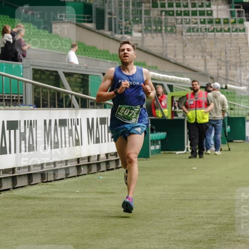 13.09.2026 - 21. swb-Marathon Bremen Michael Burmester http://msf.ph/oto/10434075 13.09.2026 12:35:16 Laufen im Stadion 250, 272, 299, 919, 1089, 1550, 1875, 1993, 4232, 7692, 13033, 417, 482, 573, 668, 943, 1020, 1126, 1357, 1507, 1629, 1639, 2100, 4474, 6507, 8044, 8285 meine-sportfotos.de