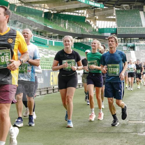13.09.2026 - 21. swb-Marathon Bremen Michael Burmester http://msf.ph/oto/10434084 13.09.2026 13:32:56 Laufen im Stadion 155, 344, 350, 386, 490, 594, 617, 690, 765, 786, 787, 1001, 1051, 1133, 1142, 1292, 1310, 1326, 1377, 1427, 1591, 1592, 1760, 1801, 1869, 1892, 1897, 1904, 1923, 2077, 2132, 2226, 2230, 2231, 2253, 2270, 2274, 2320, 2344, 2374, 2399, 2400, 2456, 2514, 2515, 2523, 2539, 2556, 2616, 2630, 2649, 2718, 2769, 2848, 2945, 2982, 3014, 3140, 3223, 3350, 3379, 3443, 3503, 3572, 3601, 3614, 3644, 3736, 3746, 3797, 3901, 3911, 3944, 3952, 3960, 4309 meine-sportfotos.de