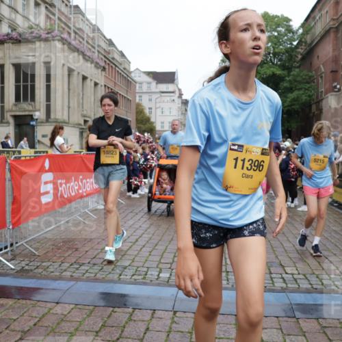 13.09.2026 - Kiel Lauf Yannick Fuchs http://msf.ph/oto/10434135 13.09.2026 09:47:54 Ziel 122, 218, 390, 1743, 2241, 2755, 3735, 3812, 4103, 4225, 4288, 4365, 4460, 5215, 6078, 6809, 6942, 7258, 8096, 10823, 11396, 11654, 12007, 12099, 12167, 12393, 466, 544, 591, 1324, 2870, 3192, 3373, 3629, 4011, 4400, 4479, 4480, 4952, 5517, 6072, 6575, 6639, 6696, 7767, 8231, 8503, 8540, 8777, 8833, 9528, 9634, 9697, 9936, 10789, 366, 872, 1227, 1713, 2970, 4219, 4467, 4710, 6242, 7070, 7481, 8080, 9694, 9755, 1235, 2587, 5167, 8524, 10076, 10555 meine-sportfotos.de