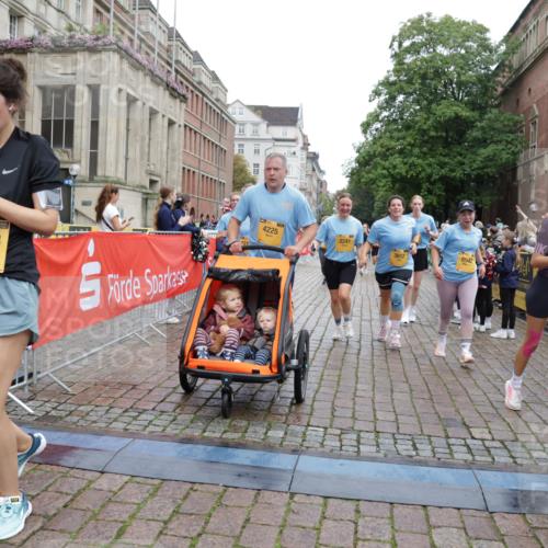 13.09.2026 - Kiel Lauf Yannick Fuchs http://msf.ph/oto/10434153 13.09.2026 09:47:55 Ziel 122, 218, 390, 1743, 2241, 2755, 3735, 3812, 4103, 4225, 4288, 4365, 4460, 4710, 5215, 6078, 6809, 6942, 7258, 8096, 10823, 11396, 11654, 12007, 12099, 12167, 12393, 390, 466, 544, 591, 1324, 2870, 3192, 3373, 3629, 4011, 4400, 4479, 4480, 4952, 5517, 6072, 6575, 6639, 6696, 7767, 8231, 8503, 8540, 8777, 8833, 9528, 9634, 9697, 9936, 10789, 366, 872, 1227, 1713, 2970, 4219, 4467, 6242, 7070, 7247, 7481, 8080, 9694, 9755, 1235, 5167, 8524, 10076, 10555 meine-sportfotos.de
