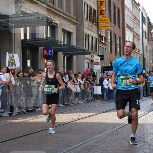 13.09.2026 - 21. swb-Marathon Bremen Strokosch-Dieckow http://msf.ph/oto/10434158 13.09.2026 13:13:05 Ziel 280, 621, 779, 987, 1207, 2130, 2360, 2401, 2882, 2962, 3566, 4582, 5345, 5769, 6038, 6394, 6407, 7493, 8197, 8464, 8477, 8568, 8840, 8963, 9442, 313, 868, 1207, 1513, 2350, 2442, 2498, 2559, 2801, 2858, 3625, 3988, 4605, 5379, 5965, 6349, 7874, 8029, 8291, 8419, 8798, 9092, 9217, 13140 meine-sportfotos.de