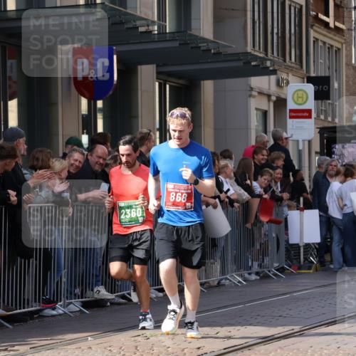 13.09.2026 - 21. swb-Marathon Bremen Strokosch-Dieckow http://msf.ph/oto/10434232 13.09.2026 13:13:09 Ziel 280, 779, 2130, 2360, 2401, 2767, 2882, 2962, 3566, 6038, 6394, 6407, 7493, 8197, 8464, 8477, 8568, 8840, 8963, 9442, 313, 621, 868, 987, 1207, 1513, 2350, 2442, 2498, 2559, 2801, 2858, 3625, 4582, 5345, 5379, 5769, 5965, 6349, 7874, 8291, 8419, 8464, 8798, 9092, 9217, 13140 meine-sportfotos.de