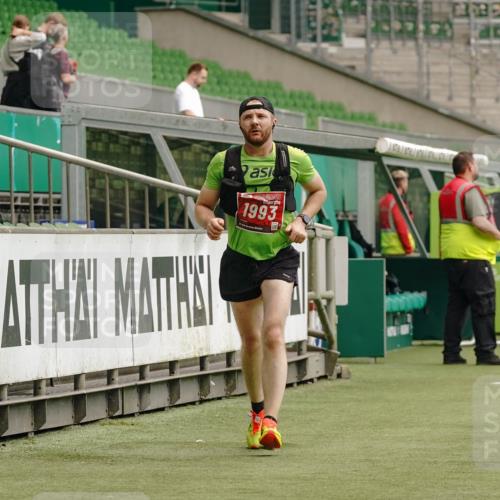 13.09.2026 - 21. swb-Marathon Bremen Michael Burmester http://msf.ph/oto/10434250 13.09.2026 12:35:45 Laufen im Stadion 250, 272, 365, 850, 1089, 1288, 1550, 1875, 1993, 4232, 7692, 7768, 8075, 13033, 417, 482, 573, 668, 943, 1020, 1126, 1507, 1606, 1629, 2100, 4474, 6507, 8044 meine-sportfotos.de
