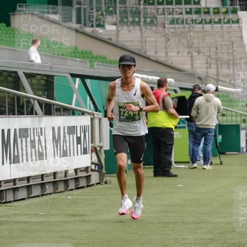 13.09.2026 - 21. swb-Marathon Bremen Michael Burmester http://msf.ph/oto/10434271 13.09.2026 12:36:01 Laufen im Stadion 250, 272, 365, 850, 1288, 1550, 1875, 1993, 4232, 7692, 7768, 8075, 13033, 417, 482, 573, 668, 943, 1020, 1126, 1507, 1606, 1629, 2100, 7741, 8044 meine-sportfotos.de