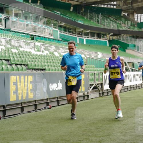13.09.2026 - 21. swb-Marathon Bremen Michael Burmester http://msf.ph/oto/10434272 13.09.2026 10:24:52 Laufen im Stadion 10143, 10235, 10312, 10328, 10336, 10337, 10341, 10346, 10358, 10456, 10520, 10592, 10593, 10618, 10632, 10775, 10782, 10816, 10861, 10972, 10988, 11020, 11042, 11108, 11143, 11201, 11265, 11312, 11373, 11375, 11426, 11442, 11447, 11468, 11527, 11607, 11615, 11628, 11630, 11632, 11704, 11758, 11779, 11826, 11895, 11903, 11948, 12144, 12246, 12281, 12404, 12406, 12426, 12442, 12468, 12469, 12477, 12525, 13520, 13566, 13580, 13585, 13586 meine-sportfotos.de