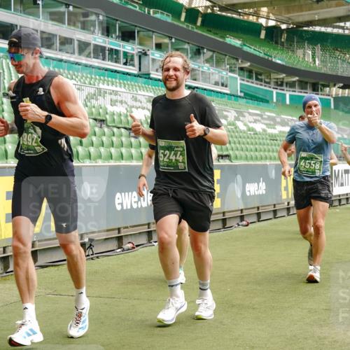 13.09.2026 - 21. swb-Marathon Bremen Michael Burmester http://msf.ph/oto/10434279 13.09.2026 13:05:08 Laufen im Stadion 178, 209, 210, 217, 244, 323, 394, 534, 536, 565, 647, 881, 891, 900, 1073, 1239, 1243, 1307, 1308, 1343, 1373, 1380, 1456, 1479, 1533, 1627, 1649, 1653, 1656, 1687, 1780, 1914, 1932, 1941, 2023, 2076, 2089, 2126, 2241, 2244, 2265, 2301, 2310, 2369, 2430, 2452, 2464, 2602, 2723, 2742, 2764, 2851, 2867, 2872, 2891, 2910, 2919, 2957, 2959, 2985, 3028, 3030, 3115, 3217, 3278, 3320, 3343, 3419, 3425, 3444, 3454, 3485, 3521, 3579, 3796, 3909, 242 meine-sportfotos.de