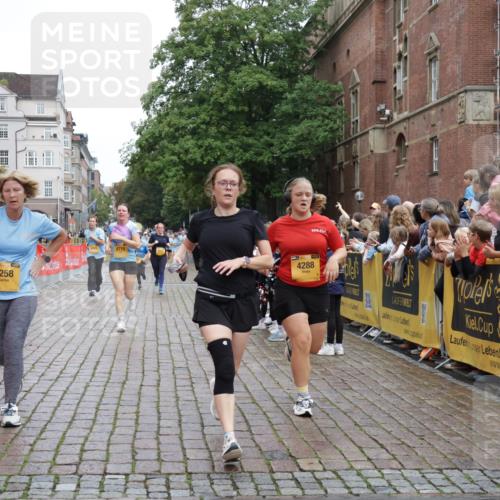 13.09.2026 - Kiel Lauf Yannick Fuchs http://msf.ph/oto/10434298 13.09.2026 09:48:00 Ziel 122, 218, 366, 1713, 1743, 2241, 2755, 3812, 4225, 4288, 4467, 4710, 5215, 6242, 6809, 6942, 7258, 9694, 10823, 11396, 12007, 12167, 12393, 390, 466, 591, 1743, 3192, 3373, 3629, 3735, 4011, 4103, 4365, 4400, 4460, 4479, 4480, 4952, 5517, 6072, 6078, 6639, 6696, 7767, 8096, 8503, 8540, 8777, 8833, 9528, 9634, 9697, 9936, 10789, 11396, 11654, 12099, 872, 1047, 1227, 1976, 2656, 2671, 2970, 4219, 5185, 5825, 6464, 7070, 7247, 7481, 8080, 9755, 10200, 10555 meine-sportfotos.de