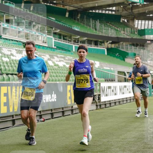 13.09.2026 - 21. swb-Marathon Bremen Michael Burmester http://msf.ph/oto/10434309 13.09.2026 10:24:53 Laufen im Stadion 10143, 10235, 10312, 10328, 10336, 10337, 10341, 10346, 10358, 10456, 10520, 10592, 10593, 10618, 10632, 10775, 10782, 10816, 10861, 10972, 10988, 11020, 11042, 11108, 11143, 11201, 11265, 11312, 11373, 11375, 11426, 11442, 11447, 11468, 11527, 11607, 11615, 11628, 11630, 11632, 11704, 11758, 11779, 11826, 11895, 11903, 11948, 12144, 12246, 12281, 12404, 12406, 12426, 12442, 12468, 12469, 12477, 12525, 13520, 13566, 13580, 13585, 13586 meine-sportfotos.de
