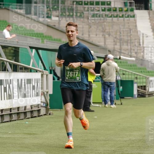 13.09.2026 - 21. swb-Marathon Bremen Michael Burmester http://msf.ph/oto/10434348 13.09.2026 12:36:07 Laufen im Stadion 365, 850, 1288, 1485, 1550, 1875, 1993, 4232, 7692, 7768, 8075, 13033, 417, 482, 668, 943, 1020, 1126, 1507, 1606, 1629, 2100, 7741, 8044 meine-sportfotos.de