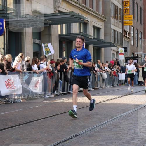 13.09.2026 - 21. swb-Marathon Bremen Strokosch-Dieckow http://msf.ph/oto/10434373 13.09.2026 13:13:15 Ziel 779, 2130, 2360, 2401, 2767, 2882, 3413, 6407, 7493, 7707, 8477, 8568, 8840, 8963, 9442, 13099, 280, 313, 621, 868, 987, 1207, 2498, 2559, 2801, 2858, 2962, 3566, 3625, 4582, 5345, 5379, 5769, 5965, 6038, 6349, 6394, 7874, 8197, 8291, 8419, 8464, 8798, 9092, 9217, 13140 meine-sportfotos.de