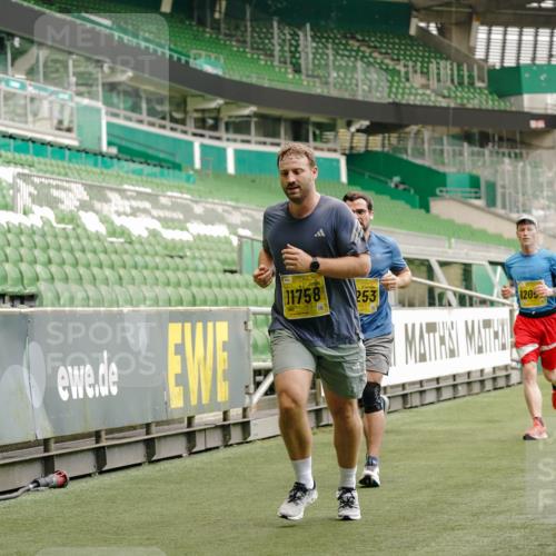 13.09.2026 - 21. swb-Marathon Bremen Michael Burmester http://msf.ph/oto/10434377 13.09.2026 10:24:55 Laufen im Stadion 10143, 10235, 10312, 10328, 10336, 10337, 10341, 10346, 10358, 10456, 10520, 10592, 10593, 10618, 10632, 10775, 10782, 10816, 10861, 10972, 10988, 11020, 11042, 11108, 11143, 11201, 11265, 11312, 11373, 11375, 11426, 11442, 11447, 11468, 11527, 11607, 11615, 11628, 11630, 11632, 11704, 11758, 11779, 11826, 11895, 11903, 11948, 12144, 12246, 12281, 12404, 12406, 12426, 12442, 12468, 12469, 12477, 12525, 13520, 13566, 13580, 13585, 13586 meine-sportfotos.de