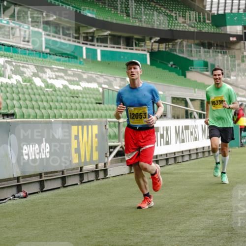 13.09.2026 - 21. swb-Marathon Bremen Michael Burmester http://msf.ph/oto/10434443 13.09.2026 10:24:57 Laufen im Stadion 10143, 10235, 10312, 10328, 10336, 10337, 10341, 10346, 10358, 10456, 10520, 10592, 10593, 10618, 10632, 10742, 10775, 10816, 10861, 10972, 10988, 11020, 11042, 11108, 11143, 11201, 11265, 11312, 11373, 11375, 11426, 11442, 11447, 11468, 11527, 11607, 11615, 11628, 11630, 11632, 11704, 11758, 11779, 11826, 11895, 11903, 11948, 12144, 12246, 12281, 12406, 12426, 12442, 12468, 12469, 12477, 12525, 13520, 13566, 13580, 13585, 13586 meine-sportfotos.de