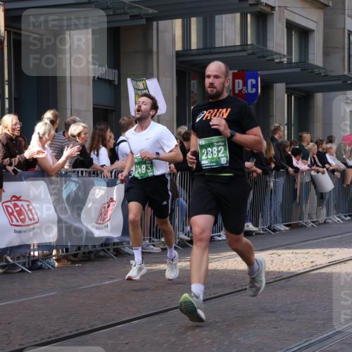 13.09.2026 - 21. swb-Marathon Bremen Strokosch-Dieckow http://msf.ph/oto/10434452 13.09.2026 13:13:17 Ziel 779, 2360, 2401, 2767, 2882, 3413, 6407, 7493, 7707, 8477, 8568, 8840, 8963, 9442, 9884, 13099, 280, 313, 621, 868, 987, 1207, 2130, 2498, 2559, 2801, 2858, 2962, 3566, 3625, 4582, 5345, 5769, 6038, 6349, 6394, 7874, 8197, 8291, 8419, 8464, 9092, 9217, 13140 meine-sportfotos.de