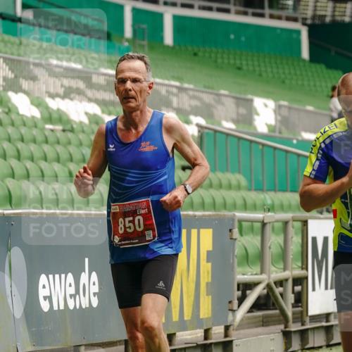 13.09.2026 - 21. swb-Marathon Bremen Michael Burmester http://msf.ph/oto/10434474 13.09.2026 12:36:21 Laufen im Stadion 365, 850, 1288, 1485, 1550, 1583, 1875, 1993, 2073, 3617, 4232, 7244, 7692, 7768, 8075, 8729, 13033, 482, 525, 668, 943, 1020, 1126, 1212, 1507, 1606, 1629, 2100, 5428, 7741, 8044 meine-sportfotos.de