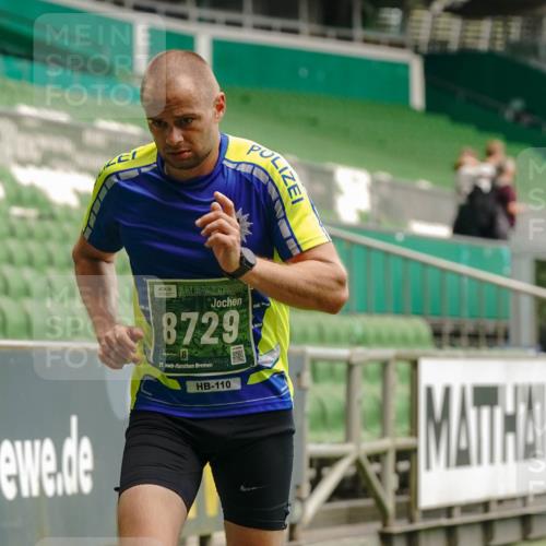 13.09.2026 - 21. swb-Marathon Bremen Michael Burmester http://msf.ph/oto/10434501 13.09.2026 12:36:22 Laufen im Stadion 365, 850, 1288, 1485, 1550, 1583, 1875, 1993, 2073, 3617, 4232, 7244, 7692, 7768, 8075, 8729, 13033, 482, 525, 668, 943, 1020, 1126, 1212, 1507, 1606, 1629, 2100, 5428, 7741, 8044 meine-sportfotos.de