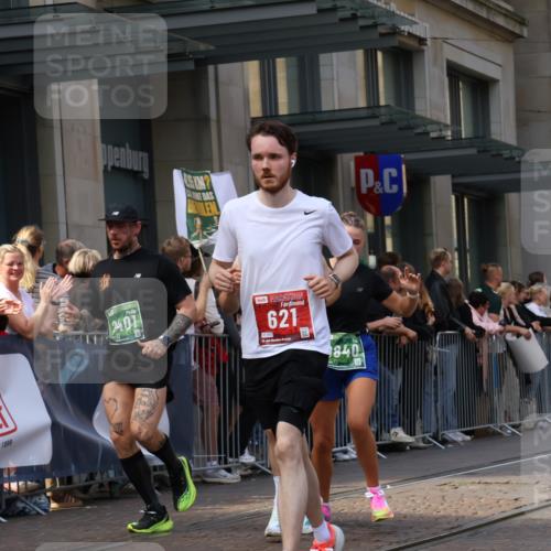 13.09.2026 - 21. swb-Marathon Bremen Strokosch-Dieckow http://msf.ph/oto/10434549 13.09.2026 13:13:20 Ziel 779, 1704, 1937, 2360, 2401, 2767, 2882, 3413, 6407, 6451, 7493, 7707, 8477, 8568, 8840, 8963, 9442, 9884, 13099, 280, 313, 621, 868, 987, 1207, 2130, 2498, 2559, 2962, 3566, 3625, 4582, 5345, 5769, 6038, 6349, 6394, 7874, 8197, 8291, 8419, 8464, 9092, 9217 meine-sportfotos.de