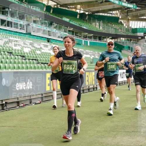 13.09.2026 - 21. swb-Marathon Bremen Michael Burmester http://msf.ph/oto/10434554 13.09.2026 13:05:13 Laufen im Stadion 178, 209, 210, 217, 244, 323, 394, 534, 536, 565, 647, 881, 891, 900, 1073, 1239, 1243, 1274, 1307, 1308, 1343, 1373, 1380, 1456, 1479, 1533, 1581, 1627, 1649, 1653, 1656, 1687, 1780, 1914, 1932, 1941, 2023, 2076, 2089, 2126, 2241, 2244, 2265, 2301, 2310, 2369, 2430, 2452, 2464, 2602, 2723, 2742, 2764, 2851, 2867, 2872, 2891, 2910, 2919, 2957, 2959, 2985, 3028, 3030, 3115, 3217, 3278, 3320, 3343, 3419, 3425, 3444, 3454, 3485, 3521, 3579, 3796, 3909, 242 meine-sportfotos.de