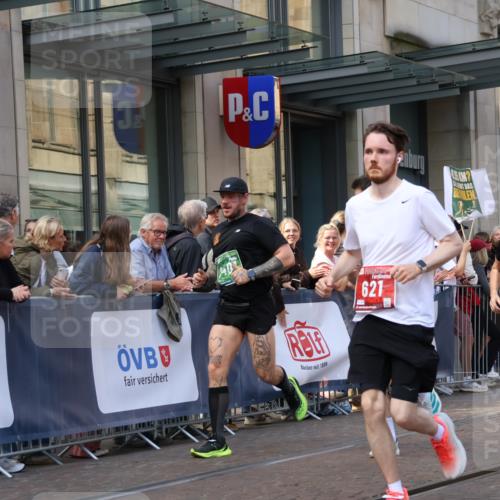 13.09.2026 - 21. swb-Marathon Bremen Strokosch-Dieckow http://msf.ph/oto/10434565 13.09.2026 13:13:21 Ziel 683, 779, 1704, 1707, 1937, 2360, 2401, 2767, 2882, 3413, 6407, 6451, 7493, 7707, 8477, 8568, 8840, 8963, 9442, 9884, 13099, 280, 313, 621, 868, 987, 1207, 2130, 2360, 2498, 2962, 3566, 3625, 4582, 5345, 5769, 6038, 6349, 6394, 7874, 8197, 8291, 8419, 8464, 9092, 9217 meine-sportfotos.de