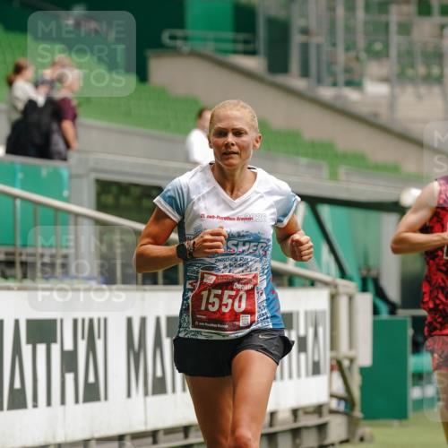 13.09.2026 - 21. swb-Marathon Bremen Michael Burmester http://msf.ph/oto/10434627 13.09.2026 12:36:43 Laufen im Stadion 365, 466, 658, 850, 1288, 1385, 1485, 1550, 1583, 1754, 1875, 1993, 2073, 3617, 4232, 7244, 7692, 7768, 8075, 8729, 13033, 299, 482, 525, 668, 919, 943, 1212, 1606, 1629, 2072, 2100, 5428, 7741 meine-sportfotos.de