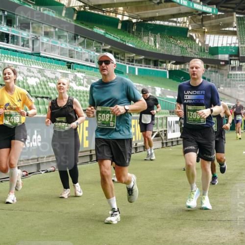 13.09.2026 - 21. swb-Marathon Bremen Michael Burmester http://msf.ph/oto/10434631 13.09.2026 13:05:14 Laufen im Stadion 178, 209, 210, 217, 244, 323, 394, 534, 536, 565, 647, 881, 891, 900, 1073, 1239, 1243, 1274, 1307, 1308, 1343, 1373, 1380, 1456, 1479, 1533, 1581, 1627, 1649, 1653, 1656, 1687, 1780, 1914, 1932, 1941, 2023, 2076, 2089, 2126, 2241, 2244, 2265, 2301, 2310, 2369, 2430, 2452, 2464, 2602, 2723, 2742, 2764, 2851, 2867, 2872, 2891, 2910, 2919, 2957, 2959, 2985, 3028, 3030, 3115, 3217, 3278, 3320, 3343, 3419, 3425, 3444, 3454, 3485, 3521, 3579, 3796, 3909, 242 meine-sportfotos.de