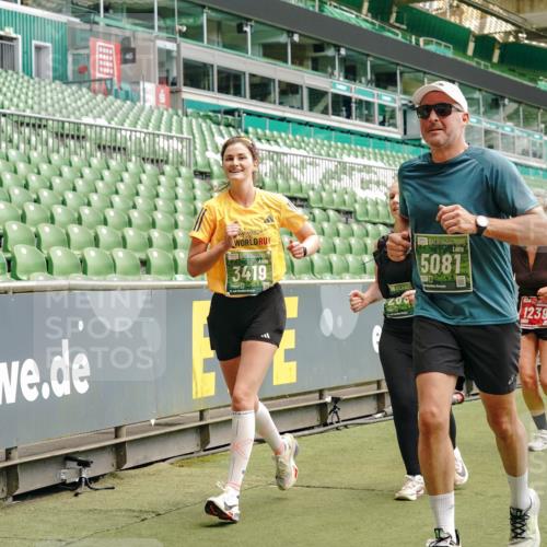 13.09.2026 - 21. swb-Marathon Bremen Michael Burmester http://msf.ph/oto/10434665 13.09.2026 13:05:15 Laufen im Stadion 178, 209, 210, 217, 244, 323, 394, 534, 536, 565, 647, 881, 891, 900, 1073, 1239, 1243, 1274, 1307, 1308, 1343, 1373, 1380, 1456, 1479, 1533, 1581, 1627, 1653, 1656, 1687, 1780, 1914, 1932, 1941, 2023, 2076, 2089, 2126, 2241, 2244, 2265, 2301, 2310, 2369, 2430, 2452, 2464, 2602, 2723, 2742, 2764, 2851, 2867, 2872, 2891, 2910, 2919, 2957, 2959, 2985, 3028, 3030, 3115, 3217, 3278, 3320, 3343, 3419, 3425, 3444, 3454, 3485, 3521, 3579, 3796, 3909, 242 meine-sportfotos.de