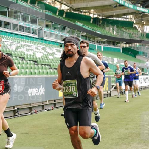 13.09.2026 - 21. swb-Marathon Bremen Michael Burmester http://msf.ph/oto/10434746 13.09.2026 13:05:16 Laufen im Stadion 178, 209, 210, 217, 244, 323, 394, 534, 536, 565, 647, 784, 881, 891, 900, 1073, 1239, 1243, 1274, 1307, 1308, 1343, 1373, 1380, 1456, 1479, 1533, 1581, 1627, 1653, 1656, 1687, 1780, 1914, 1932, 1941, 2023, 2076, 2089, 2126, 2241, 2244, 2265, 2301, 2310, 2369, 2430, 2452, 2464, 2602, 2723, 2742, 2764, 2851, 2867, 2872, 2891, 2910, 2919, 2957, 2959, 2985, 3028, 3030, 3115, 3217, 3278, 3320, 3343, 3419, 3425, 3444, 3454, 3485, 3521, 3796, 3909, 242 meine-sportfotos.de