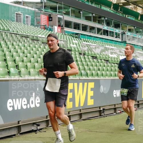 13.09.2026 - 21. swb-Marathon Bremen Michael Burmester http://msf.ph/oto/10434905 13.09.2026 13:05:19 Laufen im Stadion 178, 209, 217, 244, 323, 394, 534, 536, 565, 647, 784, 891, 900, 1073, 1239, 1243, 1274, 1307, 1308, 1343, 1373, 1380, 1456, 1479, 1533, 1581, 1627, 1653, 1656, 1687, 1780, 1914, 1932, 1941, 2023, 2076, 2089, 2126, 2241, 2244, 2265, 2301, 2310, 2355, 2369, 2393, 2430, 2452, 2464, 2602, 2723, 2742, 2764, 2851, 2867, 2872, 2891, 2910, 2919, 2957, 2959, 2985, 3028, 3030, 3115, 3217, 3278, 3320, 3343, 3419, 3425, 3444, 3454, 3485, 3521, 3796, 3909, 242 meine-sportfotos.de