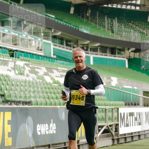 13.09.2026 - 21. swb-Marathon Bremen Michael Burmester http://msf.ph/oto/10434951 13.09.2026 10:25:24 Laufen im Stadion 10143, 10228, 10312, 10328, 10336, 10337, 10342, 10346, 10358, 10398, 10447, 10454, 10456, 10593, 10618, 10632, 10742, 10775, 10806, 10816, 10861, 10972, 10987, 10988, 11019, 11020, 11088, 11108, 11143, 11155, 11187, 11201, 11265, 11312, 11375, 11442, 11447, 11468, 11527, 11607, 11615, 11630, 11632, 11704, 11758, 11779, 11826, 11895, 11948, 12246, 12281, 12406, 12426, 12442, 12468, 12469, 12477, 12525, 13520, 13585, 13586 meine-sportfotos.de