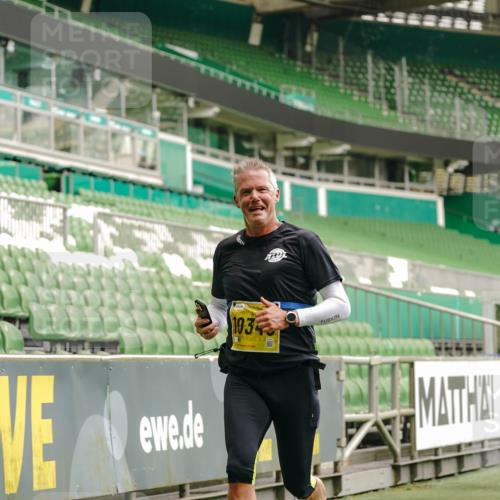 13.09.2026 - 21. swb-Marathon Bremen Michael Burmester http://msf.ph/oto/10434965 13.09.2026 10:25:24 Laufen im Stadion 10143, 10228, 10312, 10328, 10336, 10337, 10342, 10346, 10358, 10398, 10447, 10454, 10456, 10593, 10618, 10632, 10742, 10775, 10806, 10816, 10861, 10972, 10987, 10988, 11019, 11020, 11088, 11108, 11143, 11155, 11187, 11201, 11265, 11312, 11375, 11442, 11447, 11468, 11527, 11607, 11615, 11630, 11632, 11704, 11758, 11779, 11826, 11895, 11948, 12246, 12281, 12406, 12426, 12442, 12468, 12469, 12477, 12525, 13520, 13585, 13586 meine-sportfotos.de