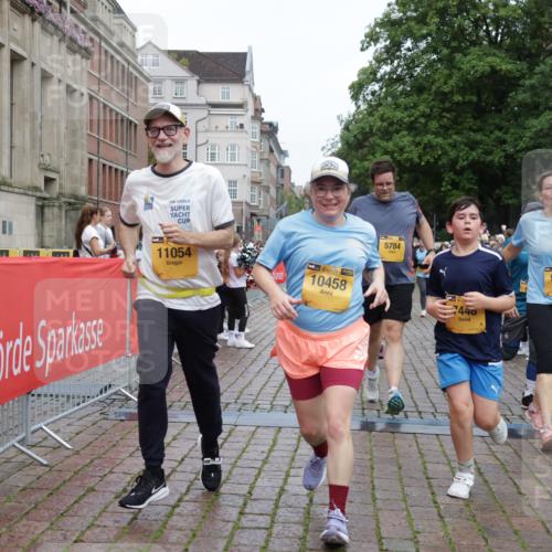 13.09.2026 - Kiel Lauf Yannick Fuchs http://msf.ph/oto/10435010 13.09.2026 09:48:46 Ziel 467, 1547, 2047, 2663, 2676, 2852, 2921, 3509, 3843, 5784, 6239, 7071, 7432, 7448, 9209, 9382, 9384, 10458, 10729, 10961, 11054, 11184, 11694, 1047, 1493, 1731, 1976, 2656, 2671, 2943, 2970, 4219, 4350, 5185, 5518, 5825, 6464, 7247, 8455, 9755, 10200, 11954, 830, 3418, 3550, 4961, 6065, 6278, 6362, 6593, 8844, 9058, 9219, 9691, 10092, 11294, 11322, 11411, 12614, 872, 1227, 2970, 4219, 4467, 7070, 7481 meine-sportfotos.de