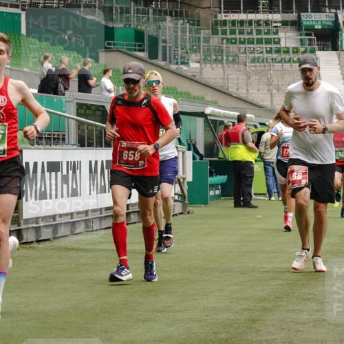 13.09.2026 - 21. swb-Marathon Bremen Michael Burmester http://msf.ph/oto/10435016 13.09.2026 12:37:18 Laufen im Stadion 365, 466, 658, 850, 895, 1090, 1288, 1385, 1485, 1583, 1604, 1754, 1993, 2073, 2585, 2670, 3617, 7244, 7768, 8075, 8081, 8729, 9522, 13033, 250, 272, 299, 525, 919, 1089, 1212, 2072, 5428, 7741 meine-sportfotos.de