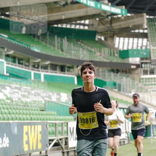 13.09.2026 - 21. swb-Marathon Bremen Michael Burmester http://msf.ph/oto/10435036 13.09.2026 10:25:29 Laufen im Stadion 10143, 10228, 10312, 10328, 10336, 10337, 10342, 10346, 10358, 10398, 10447, 10454, 10456, 10593, 10618, 10632, 10742, 10775, 10806, 10816, 10861, 10866, 10972, 10987, 10988, 11015, 11019, 11020, 11088, 11108, 11143, 11155, 11187, 11199, 11209, 11232, 11265, 11312, 11375, 11442, 11447, 11468, 11527, 11607, 11615, 11630, 11632, 11704, 11758, 11779, 11826, 11895, 11948, 12246, 12281, 12406, 12426, 12442, 12468, 12477, 12525, 13520, 13585, 13586 meine-sportfotos.de