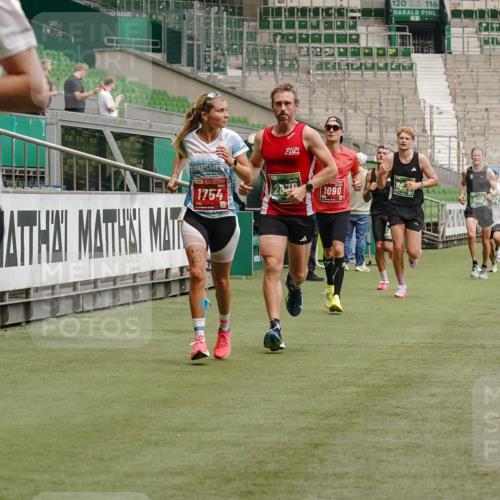 13.09.2026 - 21. swb-Marathon Bremen Michael Burmester http://msf.ph/oto/10435060 13.09.2026 12:37:22 Laufen im Stadion 365, 466, 658, 850, 895, 1090, 1118, 1288, 1385, 1485, 1583, 1604, 1754, 1993, 2073, 2585, 2670, 3617, 7244, 7768, 8075, 8081, 8729, 9522, 13033, 250, 272, 299, 525, 919, 1089, 1212, 2072, 5428, 7741 meine-sportfotos.de