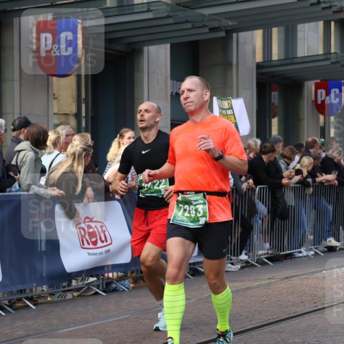 13.09.2026 - 21. swb-Marathon Bremen Strokosch-Dieckow http://msf.ph/oto/10435084 13.09.2026 13:13:38 Ziel 524, 670, 683, 1433, 1613, 1704, 1707, 1937, 2422, 2701, 2824, 3236, 3413, 5443, 5593, 5610, 6145, 6451, 7029, 7210, 7283, 7435, 7707, 7963, 8118, 8886, 9426, 9635, 9884, 10105, 779, 2130, 2360, 2401, 2767, 2882, 3413, 6038, 6394, 6407, 7493, 8477, 8568, 8840, 8963, 9442, 13099 meine-sportfotos.de