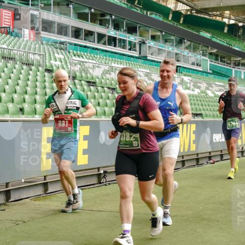 13.09.2026 - 21. swb-Marathon Bremen Michael Burmester http://msf.ph/oto/10435171 13.09.2026 13:05:22 Laufen im Stadion 178, 209, 217, 244, 323, 394, 430, 534, 536, 565, 647, 784, 891, 900, 1073, 1239, 1243, 1274, 1307, 1308, 1343, 1373, 1380, 1456, 1533, 1581, 1627, 1653, 1656, 1687, 1780, 1914, 1932, 1941, 2023, 2076, 2089, 2126, 2241, 2244, 2265, 2301, 2310, 2355, 2369, 2393, 2430, 2452, 2464, 2602, 2723, 2742, 2764, 2867, 2872, 2891, 2910, 2919, 2957, 2959, 2985, 3028, 3030, 3115, 3217, 3278, 3320, 3343, 3419, 3425, 3444, 3485, 3521, 3796, 3909, 242 meine-sportfotos.de