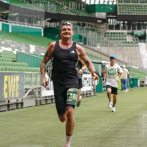 13.09.2026 - 21. swb-Marathon Bremen Michael Burmester http://msf.ph/oto/10435182 13.09.2026 12:37:30 Laufen im Stadion 346, 365, 466, 658, 850, 895, 1090, 1118, 1288, 1385, 1485, 1583, 1604, 1754, 2073, 2141, 2585, 2670, 3617, 7244, 7650, 7768, 8075, 8077, 8081, 8729, 9522, 9617, 250, 272, 299, 525, 919, 1089, 1212, 2072, 5428, 7741 meine-sportfotos.de