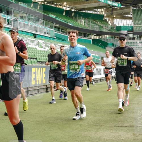 13.09.2026 - 21. swb-Marathon Bremen Michael Burmester http://msf.ph/oto/10435282 13.09.2026 13:05:24 Laufen im Stadion 178, 209, 217, 244, 323, 394, 430, 454, 534, 536, 565, 647, 784, 891, 900, 1073, 1239, 1243, 1274, 1307, 1308, 1343, 1373, 1380, 1456, 1533, 1581, 1627, 1653, 1656, 1687, 1780, 1914, 1932, 1941, 2023, 2076, 2089, 2126, 2241, 2244, 2265, 2301, 2310, 2355, 2369, 2393, 2430, 2452, 2464, 2602, 2723, 2742, 2764, 2867, 2872, 2891, 2910, 2919, 2957, 2959, 2985, 3028, 3030, 3115, 3217, 3278, 3320, 3343, 3419, 3425, 3444, 3485, 3521, 3796, 3909, 242 meine-sportfotos.de