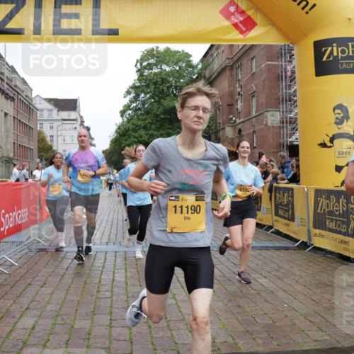 13.09.2026 - Kiel Lauf Yannick Fuchs http://msf.ph/oto/10435294 13.09.2026 09:49:12 Ziel 221, 1559, 1561, 2115, 2592, 2626, 2731, 2867, 3094, 4173, 4333, 6278, 8617, 8681, 9001, 10150, 11190, 11322, 11411, 11989, 11990, 467, 830, 1547, 2047, 2663, 2676, 2852, 2921, 3418, 3509, 3550, 3843, 4961, 5784, 6065, 6239, 6362, 6593, 7071, 7432, 7448, 8844, 9058, 9209, 9219, 9382, 9384, 9691, 10092, 10458, 10729, 10961, 11054, 11184, 11294, 11411, 11694, 12614, 784, 2065, 2327, 2919, 3785, 4363, 4364, 4376, 4711, 4962, 5404, 8869, 10145, 12492, 12632, 467, 1731, 7071 meine-sportfotos.de