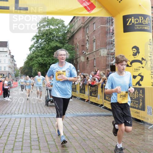 13.09.2026 - Kiel Lauf Yannick Fuchs http://msf.ph/oto/10435344 13.09.2026 09:49:15 Ziel 221, 784, 1559, 1561, 2115, 2592, 2626, 2731, 2867, 3094, 4173, 4333, 4364, 4962, 8617, 8681, 8869, 9001, 10150, 11190, 11322, 11989, 11990, 830, 1547, 2047, 2663, 2852, 2921, 3418, 3509, 3550, 4961, 5784, 6065, 6239, 6278, 6362, 6593, 7448, 8844, 9058, 9209, 9219, 9382, 9384, 9691, 10092, 10458, 10961, 11054, 11184, 11294, 11411, 12614, 2065, 2327, 2919, 3785, 4363, 4376, 4711, 5404, 10145, 12492, 12632, 467, 1731, 5784, 6239, 7071, 7448, 9382, 9384, 10458 meine-sportfotos.de