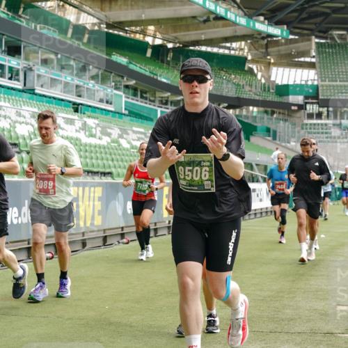 13.09.2026 - 21. swb-Marathon Bremen Michael Burmester http://msf.ph/oto/10435368 13.09.2026 13:05:25 Laufen im Stadion 178, 209, 217, 244, 323, 394, 430, 454, 534, 536, 565, 647, 784, 891, 900, 1073, 1239, 1243, 1274, 1307, 1308, 1373, 1380, 1456, 1533, 1581, 1627, 1653, 1656, 1687, 1780, 1914, 1932, 1941, 2023, 2076, 2089, 2126, 2241, 2244, 2265, 2301, 2310, 2355, 2369, 2393, 2430, 2452, 2464, 2602, 2723, 2742, 2764, 2867, 2872, 2891, 2910, 2919, 2957, 2959, 2985, 3028, 3030, 3115, 3217, 3278, 3320, 3343, 3419, 3425, 3444, 3485, 3521, 3796, 3909, 242 meine-sportfotos.de