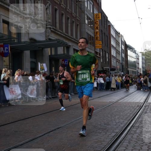 13.09.2026 - 21. swb-Marathon Bremen Strokosch-Dieckow http://msf.ph/oto/10435387 13.09.2026 13:13:50 Ziel 107, 235, 670, 1433, 1542, 1613, 1998, 2043, 2084, 2203, 2701, 2824, 2913, 2922, 4728, 5593, 5610, 5986, 6145, 7029, 7435, 7591, 7659, 7963, 8118, 8886, 8919, 9426, 9635, 9783, 10105, 524, 670, 683, 1704, 1707, 1937, 2401, 2422, 2767, 2882, 3236, 3413, 5443, 6451, 7210, 7283, 7493, 7707, 8840, 9442, 9635, 9884, 13099 meine-sportfotos.de